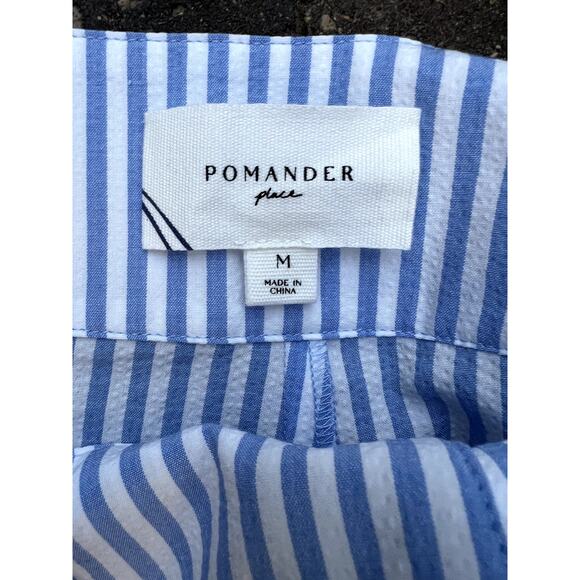 Pomander Place blue, white striped Laguna shorts size M - Picture 2 of 4